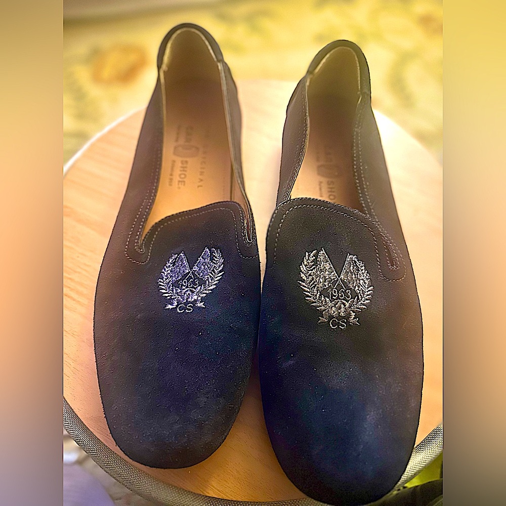 THE ORIGINAL CAR SHOE by PRADA RARE Men’s Suede Loafers Embroidered Crest Sz 7.5